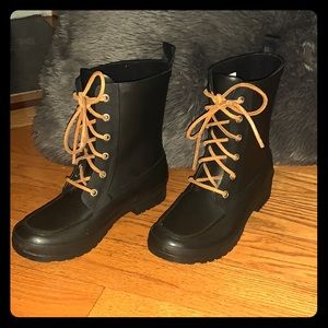 SPERRY BOOTS brand new navy lace up rain/snow❤️